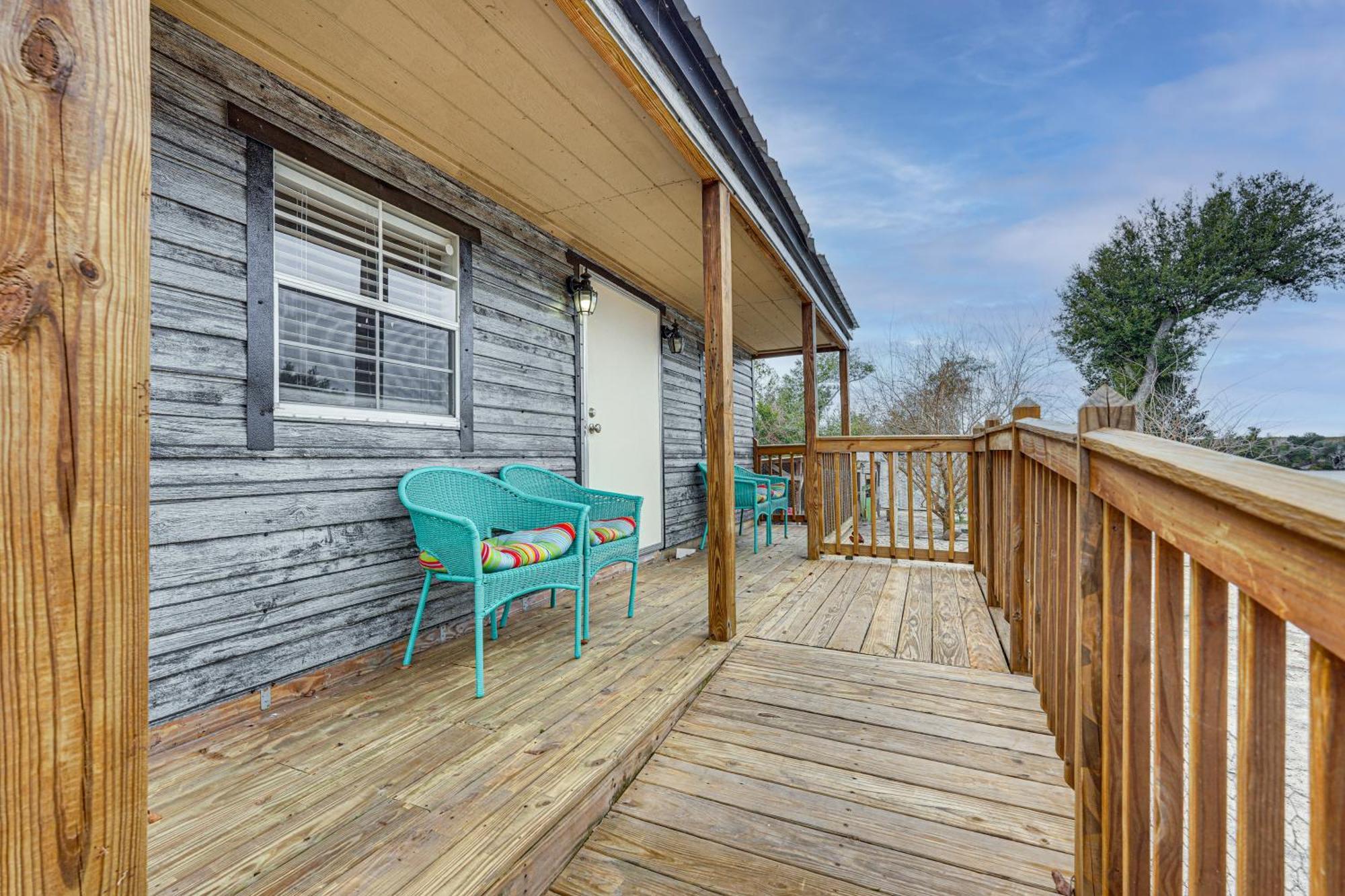 Lakefront Panama City Studio With Hot Tub Access Luaran gambar