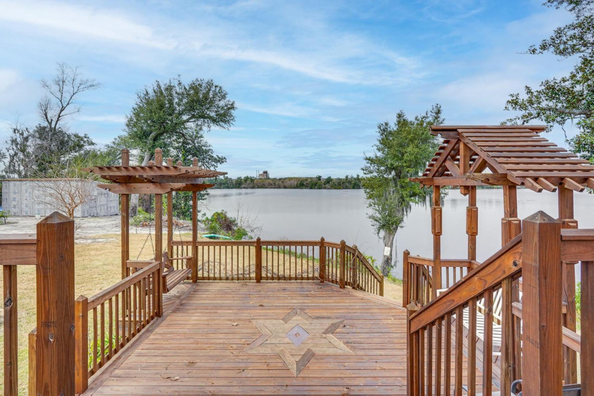 Lakefront Panama City Studio With Hot Tub Access Luaran gambar